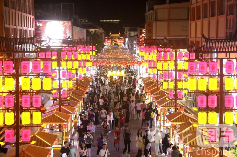 敦煌最新夜市，繁華夜市的多元文化與美食交融之旅